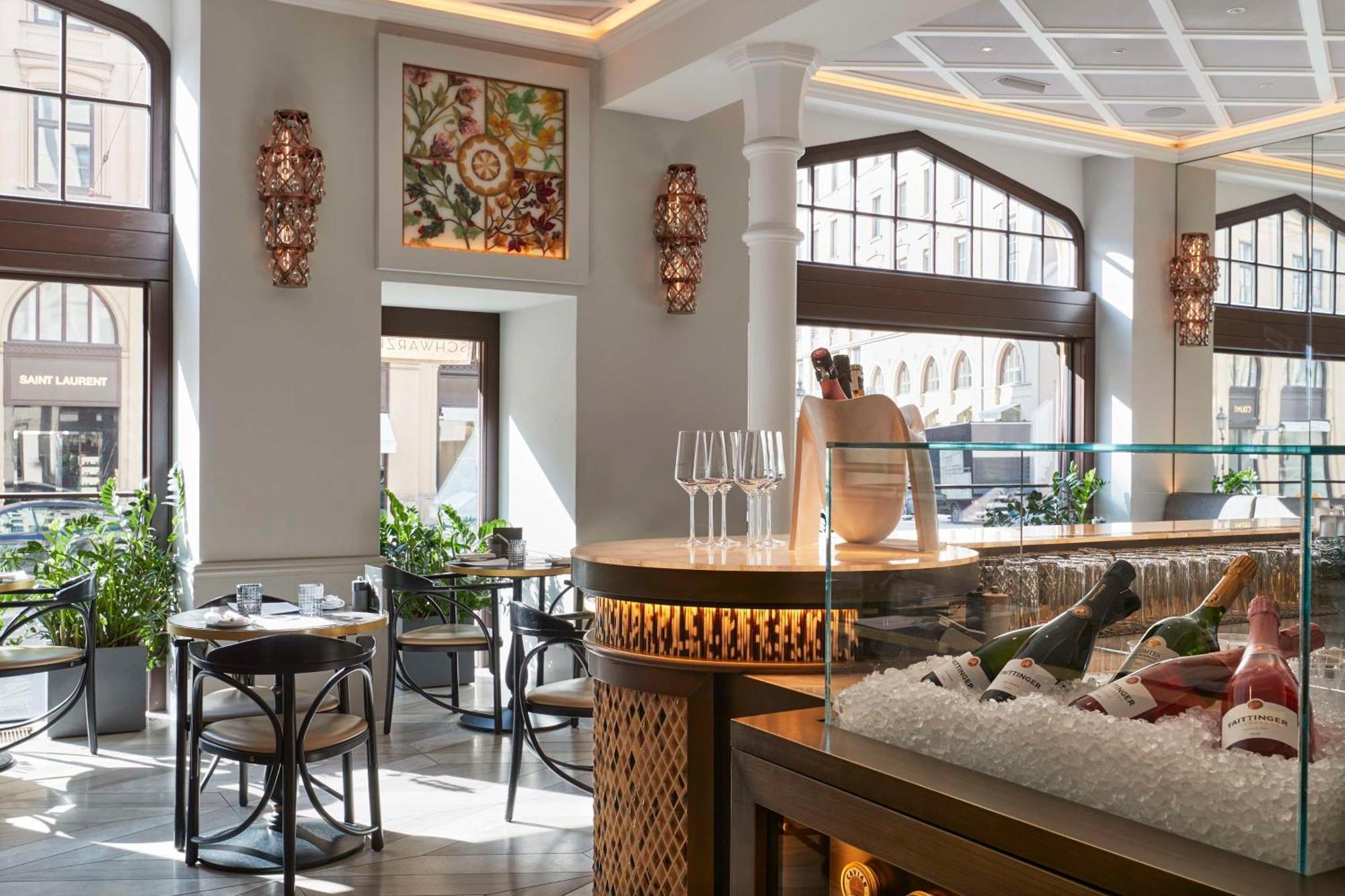 Hotel Vier Jahreszeiten Kempinski 5*