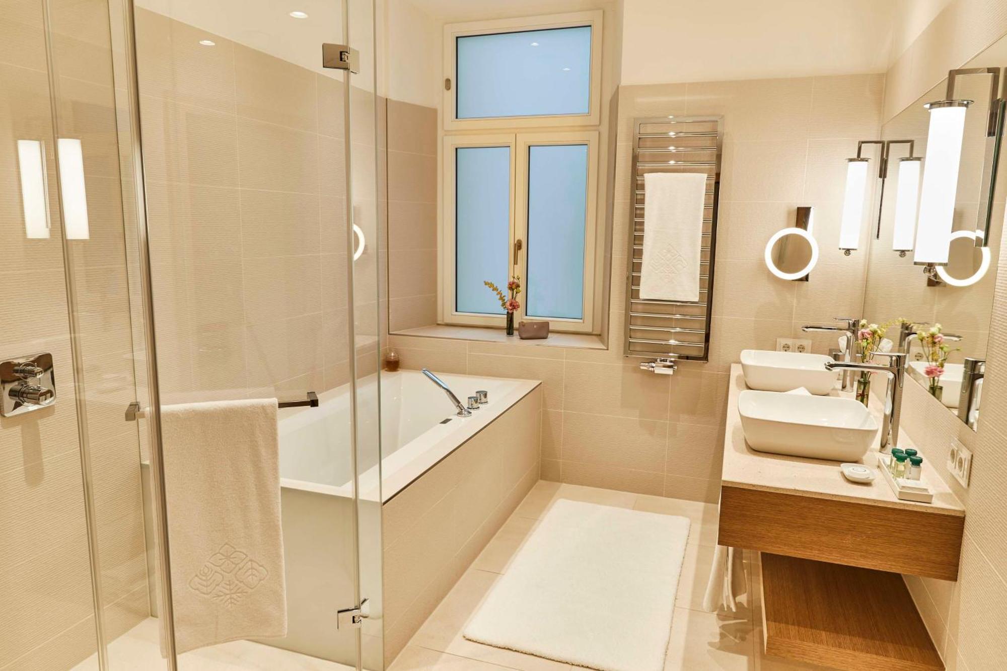 Vier Jahreszeiten Kempinski 5*