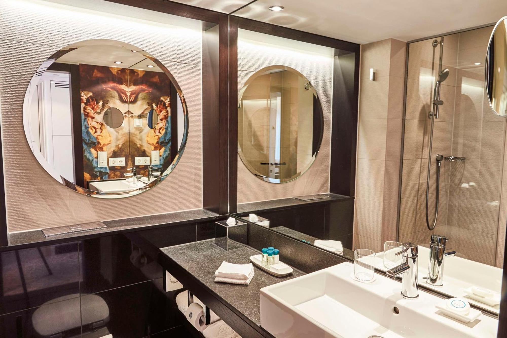 Vier Jahreszeiten Kempinski 5*