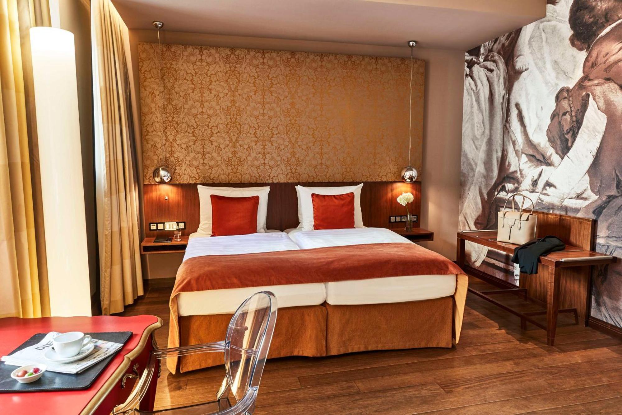 Vier Jahreszeiten Kempinski Hotel 5*