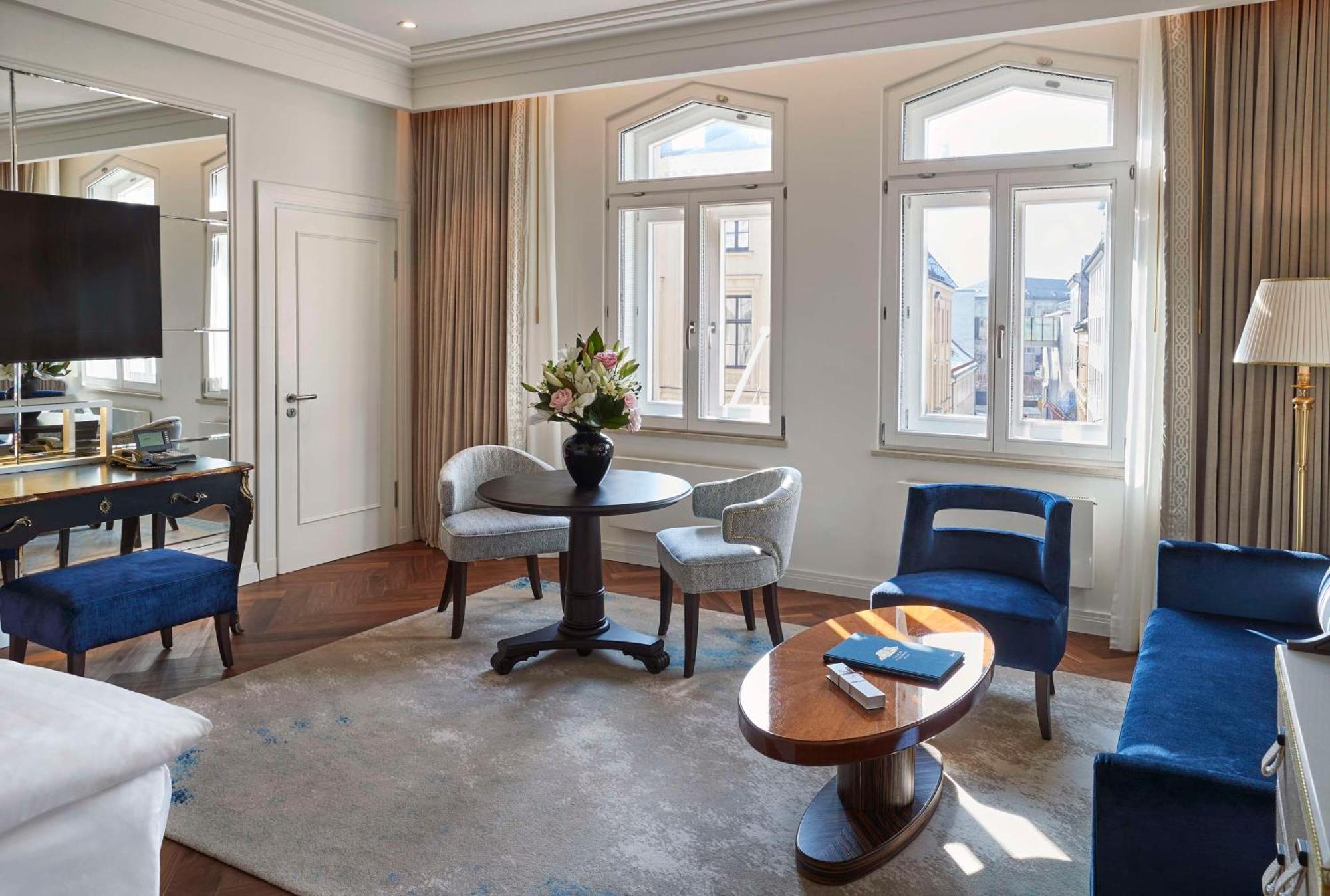 Vier Jahreszeiten Kempinski Hotel 5*