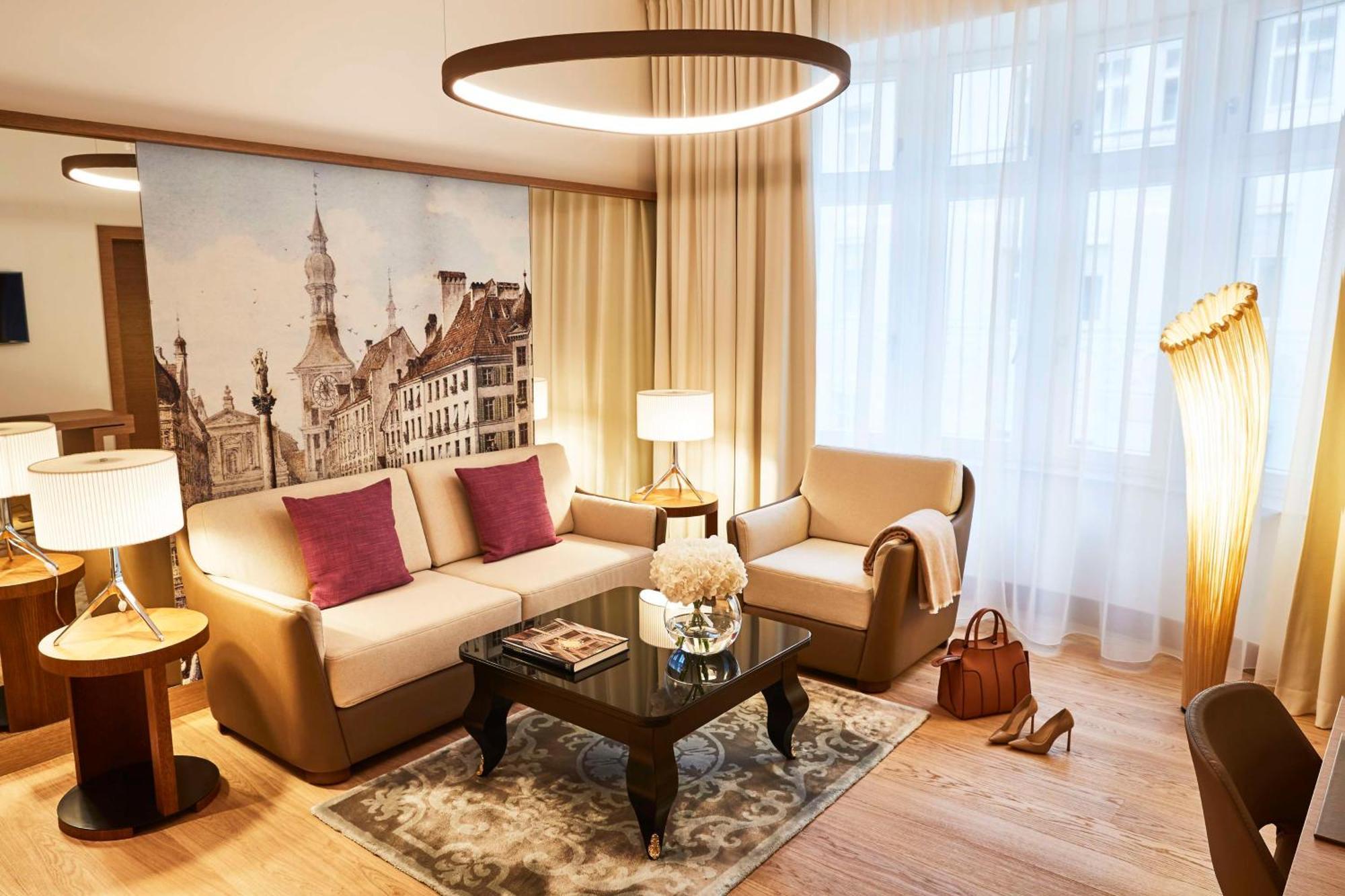Hotel Vier Jahreszeiten Kempinski 5*