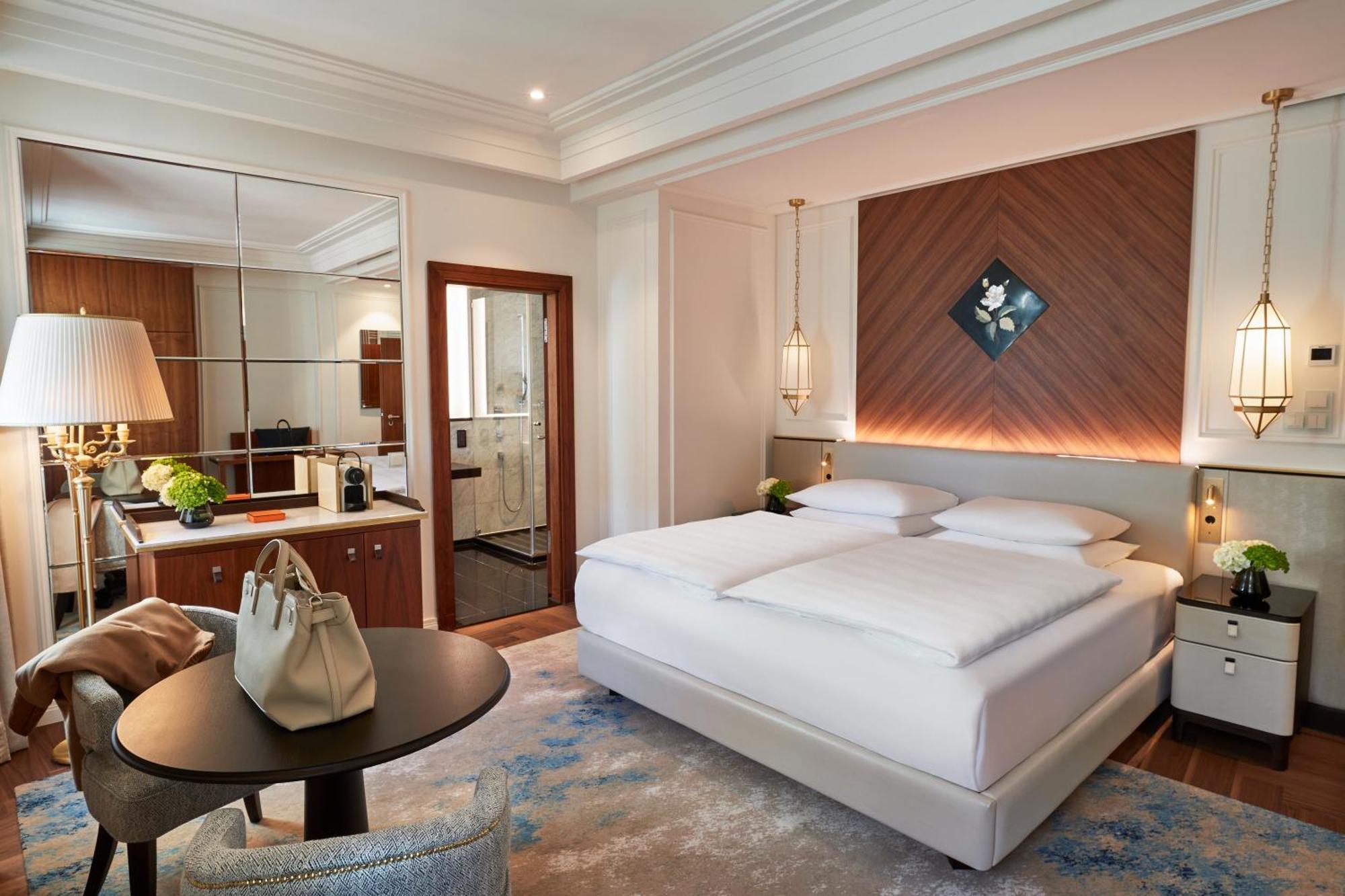 Hotel Vier Jahreszeiten Kempinski 5*